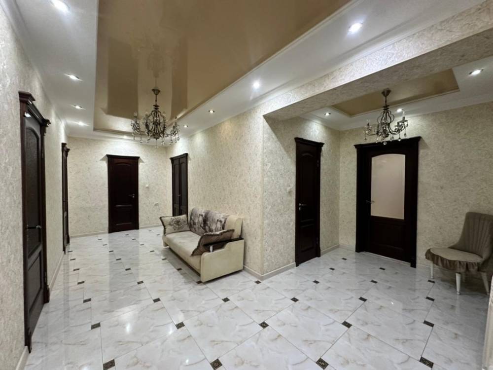 e1b777e1-304f-4279-b265-59e4693aa6d0