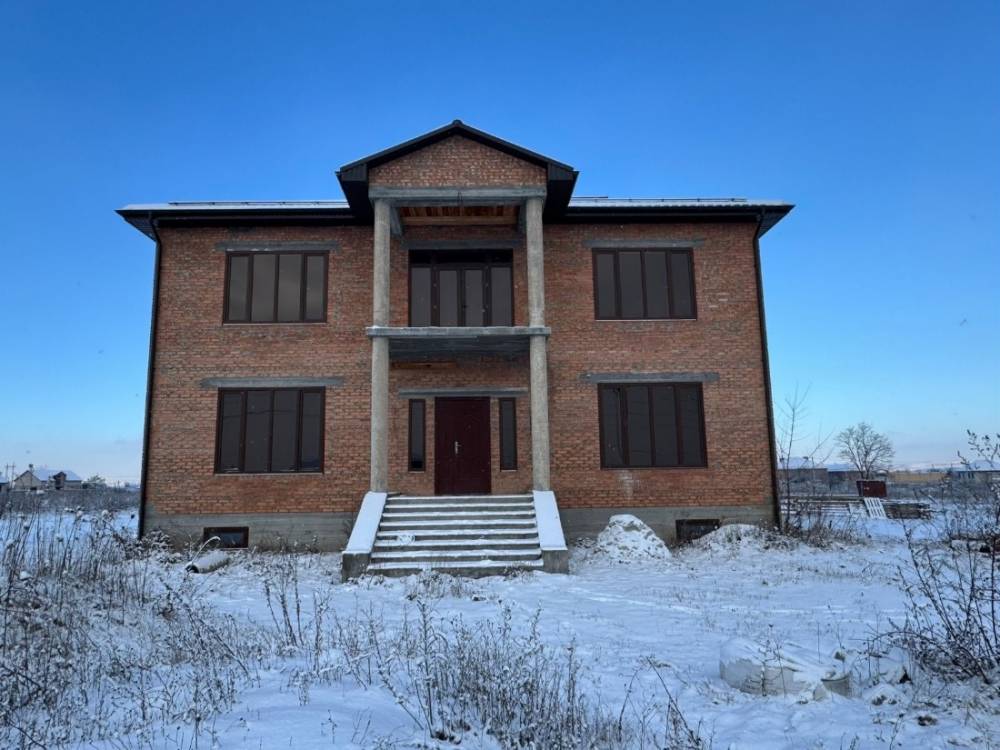 e435fe6e-b6a5-4e32-8e35-8e9a2adafdf2