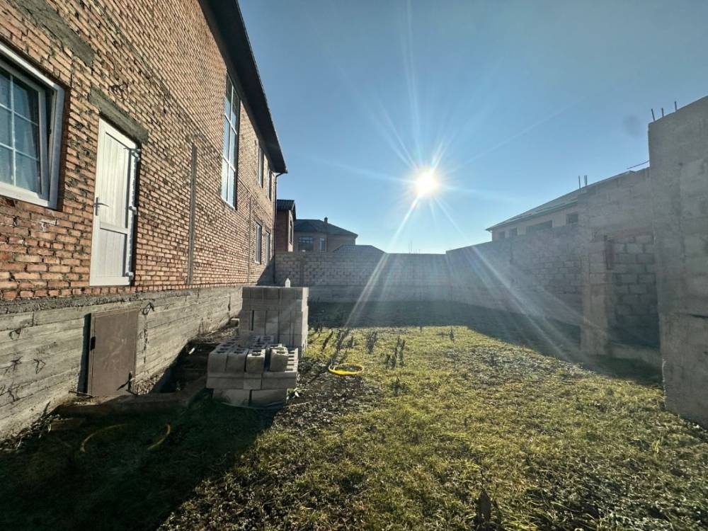 ab9e353f-b231-4dd3-bfda-47e0078a8316